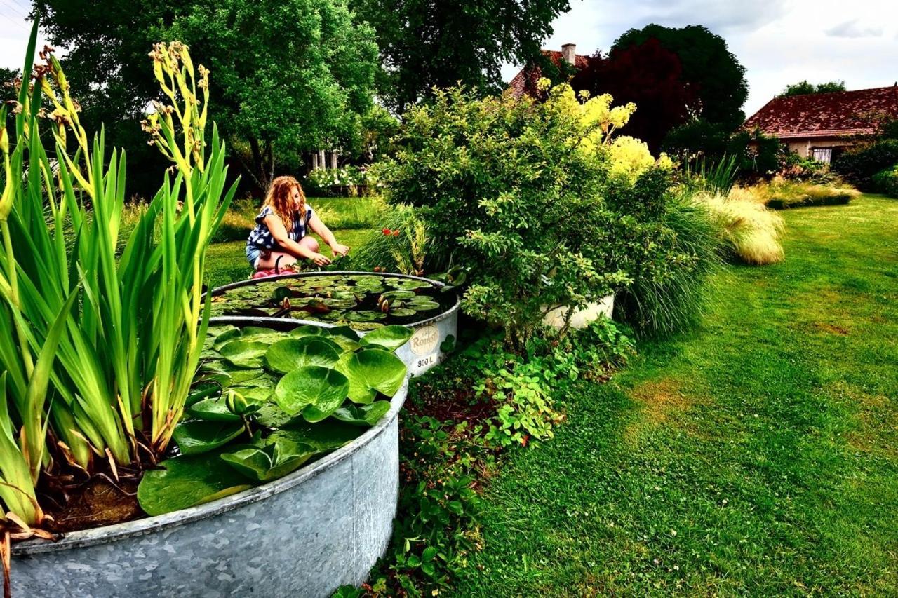 Les Jardins Des Soussilanges Bed & Breakfast Céron Exterior photo