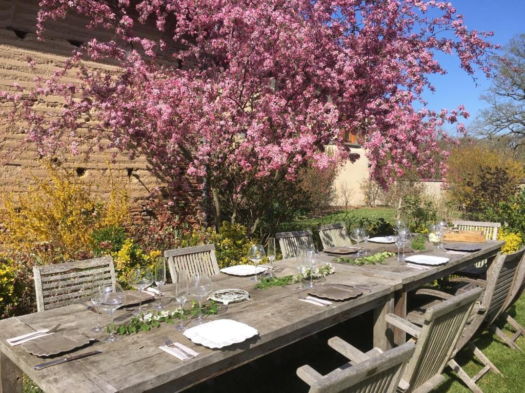 Les Jardins Des Soussilanges Bed & Breakfast Céron Exterior photo