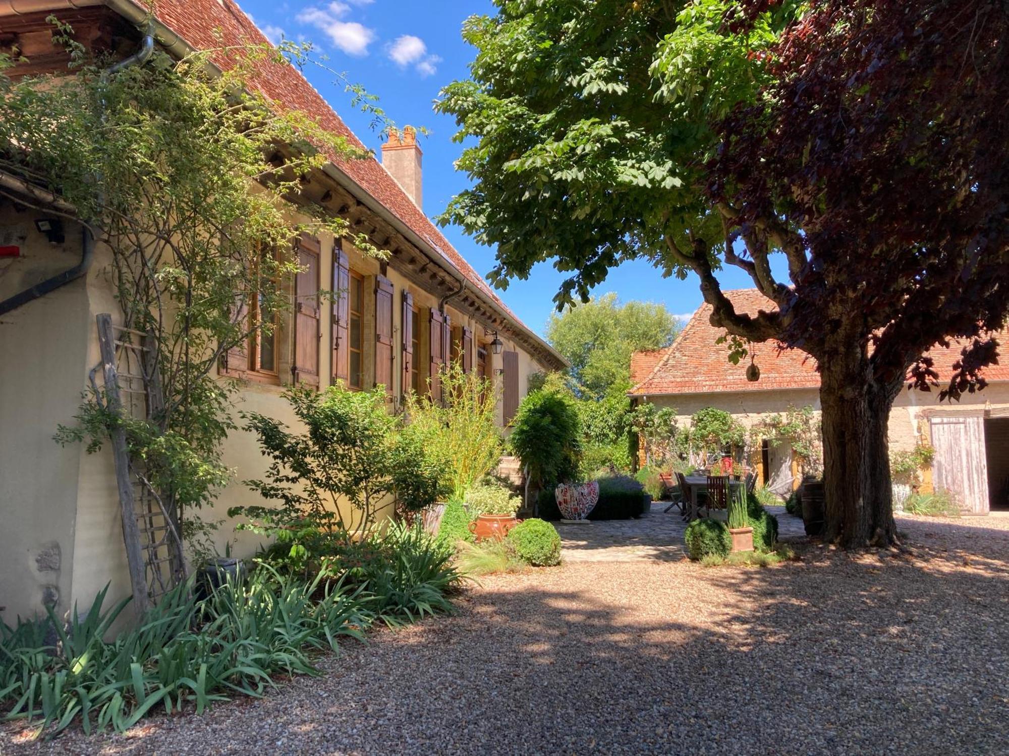 Les Jardins Des Soussilanges Bed & Breakfast Céron Exterior photo