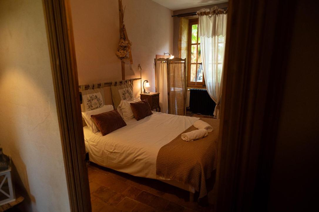 Les Jardins Des Soussilanges Bed & Breakfast Céron Exterior photo